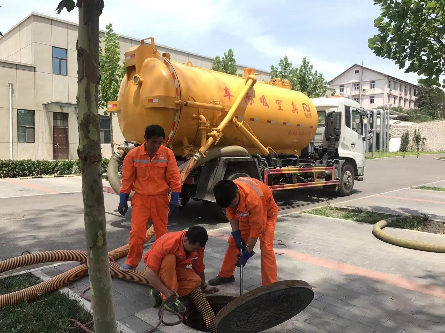 德庆化粪池清理与5-8吨吸粪车施工效率分析